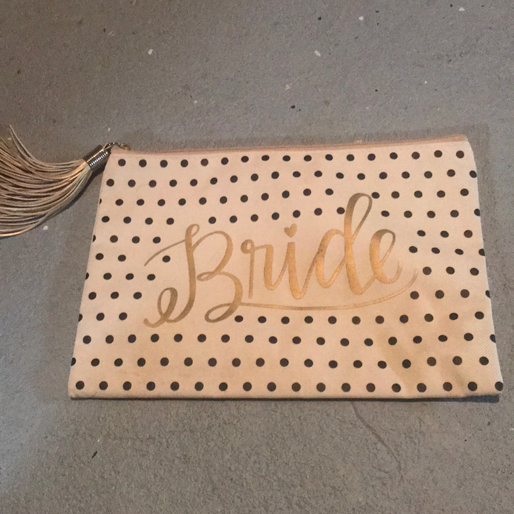 Bride clutch